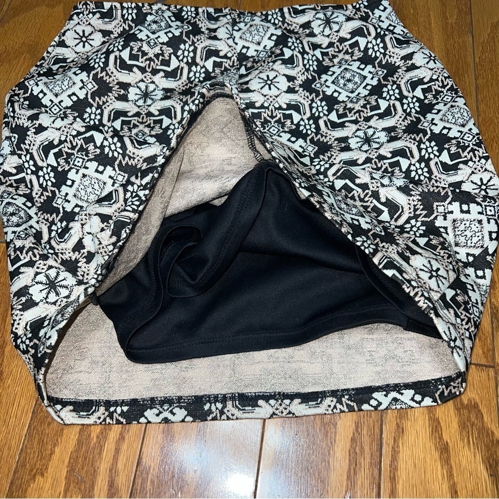 Xhilaration Rose Gold Black Holiday Elegant Mini Skirt Size Small - Picture 5 of 8
